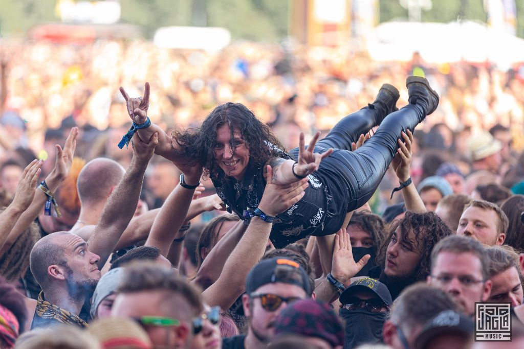 Summer Breeze Open Air 2019 in Dinkelsbhl (SBOA)
Zuschauer bei Skindred vor der Main Stage