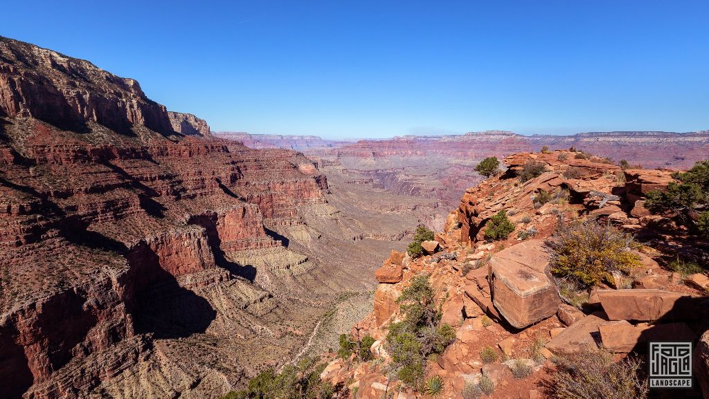 Cedar Ridge at the South Kaibab Trailhead in Grand Canyon Village
Arizona, USA 2019