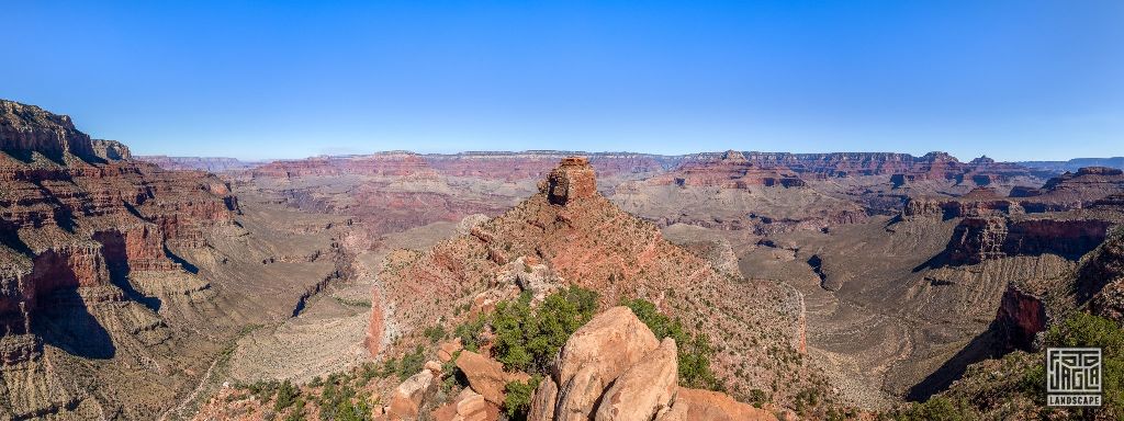 Cedar Ridge at the South Kaibab Trailhead in Grand Canyon Village
Arizona, USA 2019