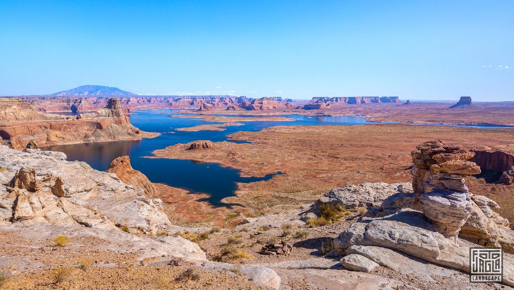 View over Lake Powell at Alstrom Point
Utah 2019