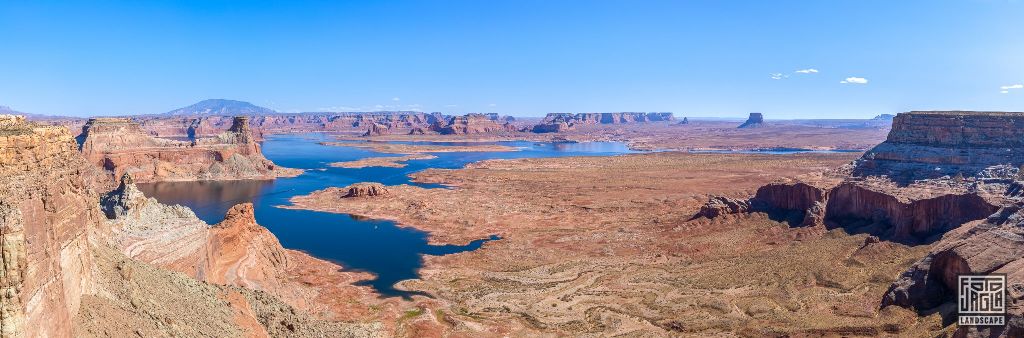 View over Lake Powell at Alstrom Point
Utah 2019