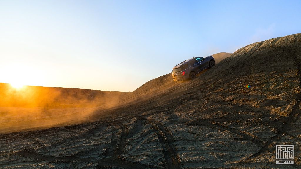 Offroad with my Fullsize SUV at Big Water
Utah 2019