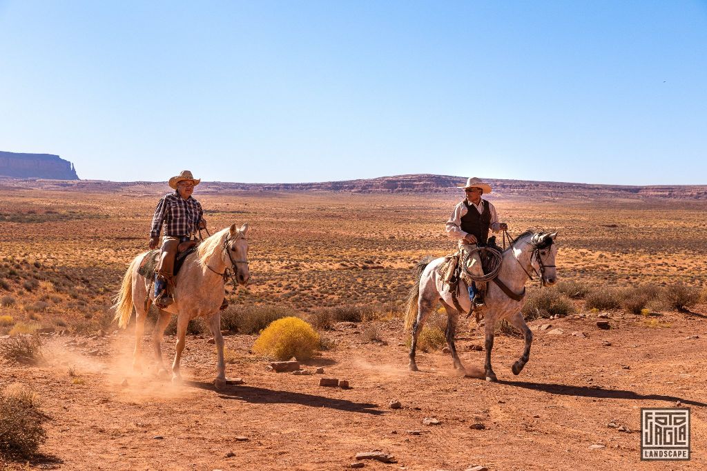 Horse riders at Monument Valley
Arizona, USA 2019