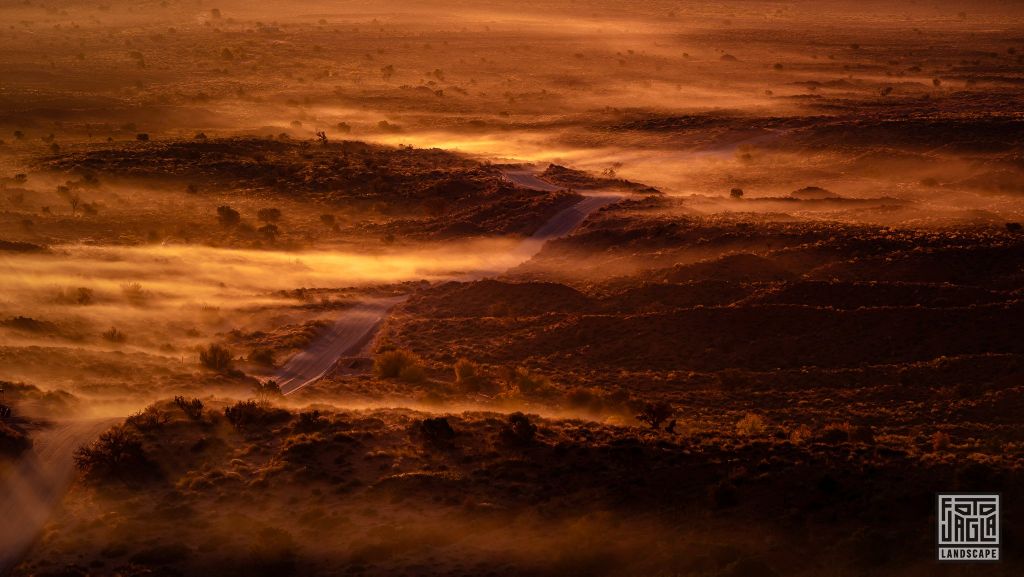 Beautiful sunrise at Monument Valley
Arizona, USA 2019