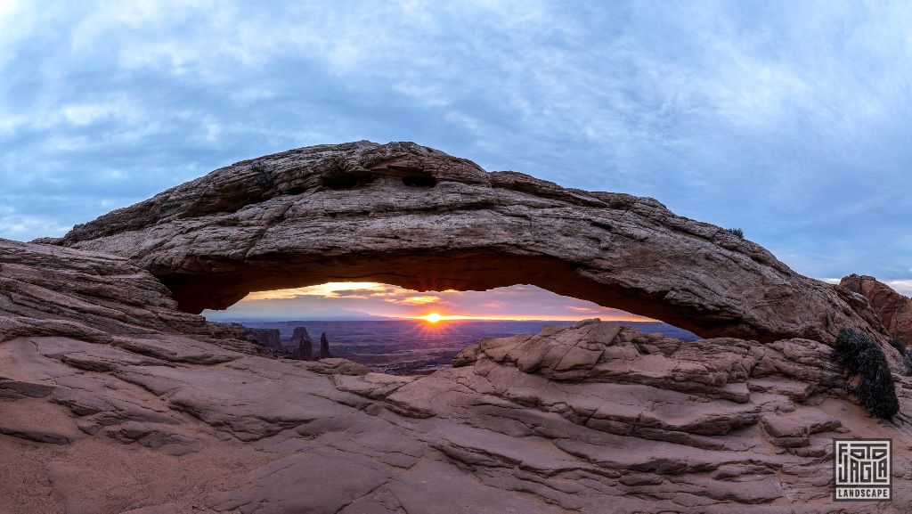 Mesa Arch in Canyonlands National Park at sunrise
Utah 2019