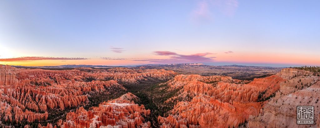 Sunset at Bryce Point in Bryce Canyon National Park
Utah 2019