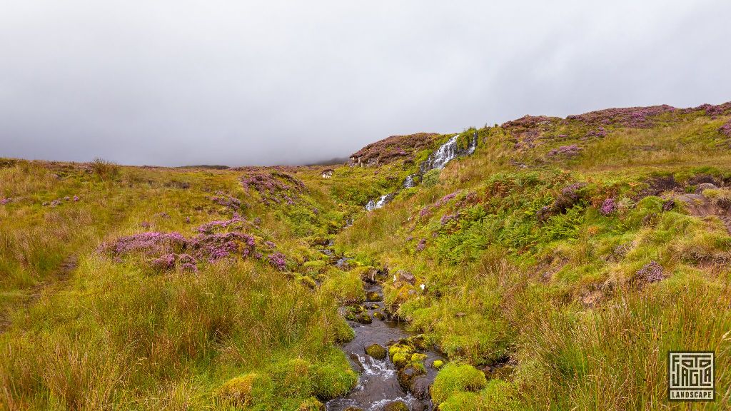 Wasserfall am Loch Leathan in Portree
Isle of Skye
Schottland - September 2020