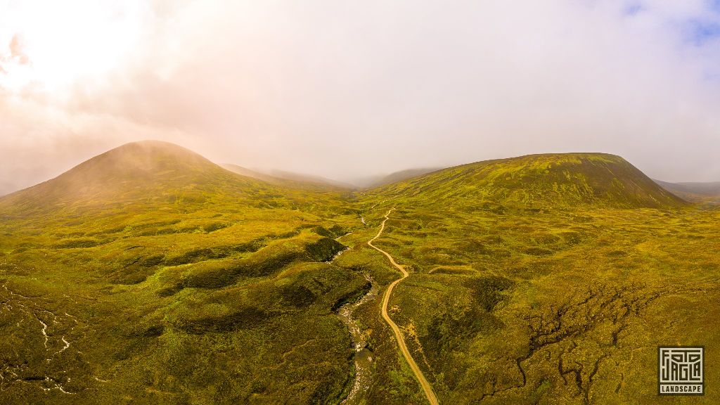 Schottische Highlands zwischen Dalwhinnie und Calvine und Loch Ericht
Schottland - September 2020