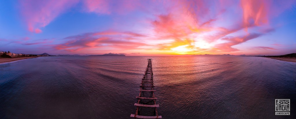 Mallorca
Steg am Platja de Muro nhe Alcudia 
Sonnenaufgang am Strand