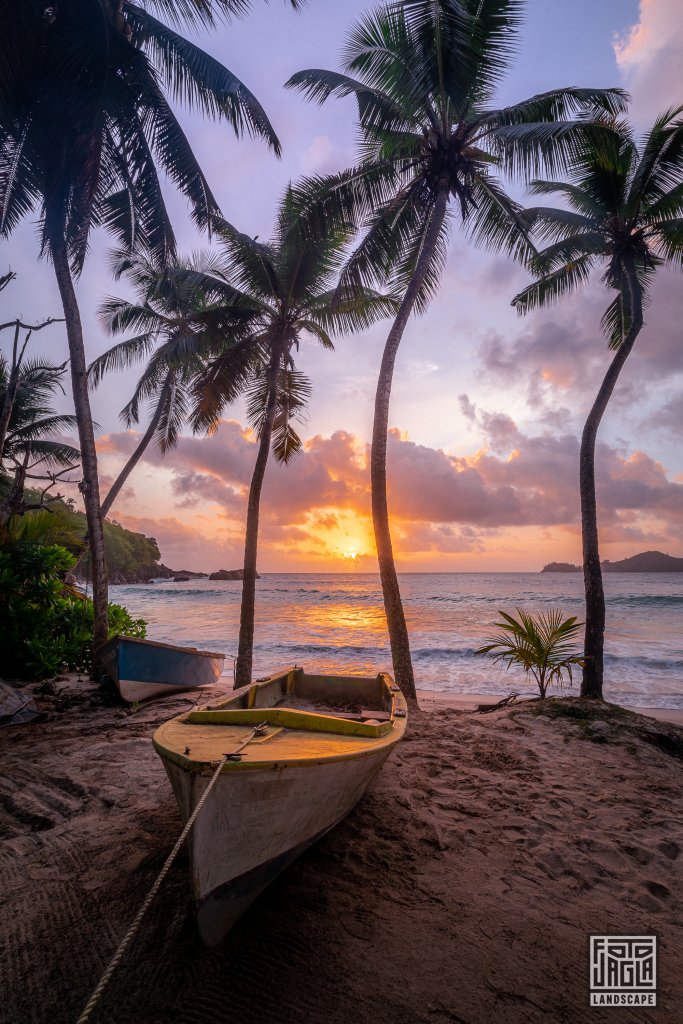 Sonnenuntergang am Anse Takamaka Beach
Mah, Seychellen 2021