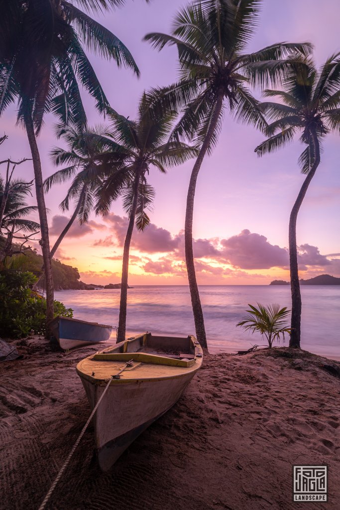 Sonnenuntergang am Anse Takamaka Beach
Mah, Seychellen 2021