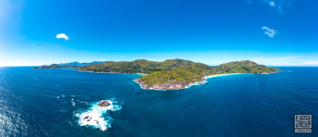 Drohnenaufnahme von Mah am Takamaka Beach
Mah, Seychellen 2021