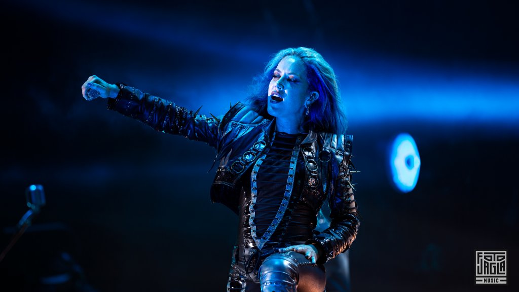 Summer Breeze Open Air 2022 in Dinkelsbhl
Arch Enemy - Mainstage
Alissa White-Gluz