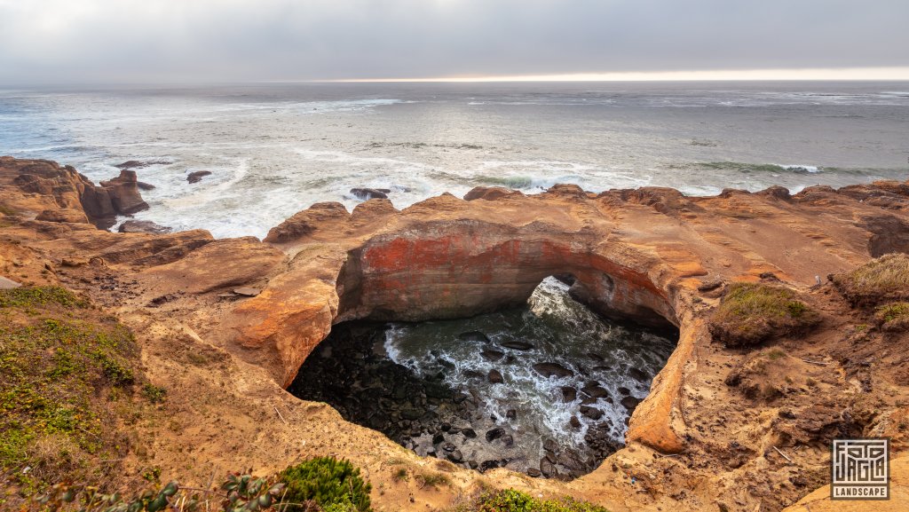 Devils Punchbowl Arch
Devils Punchbowl State Natural Area
Oregon 2022