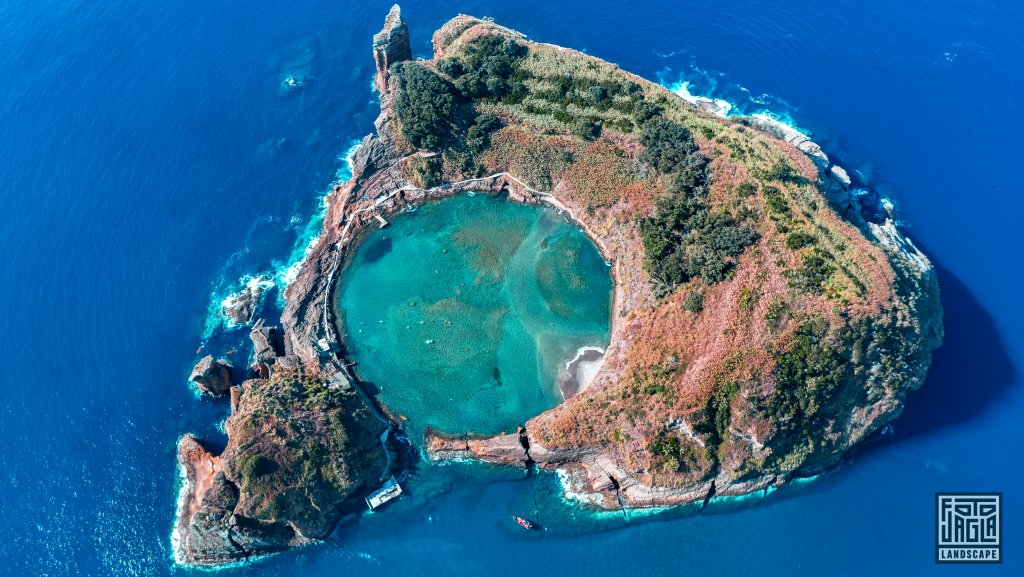 Ilhu de Vila Franca do Campo
Drohnenaufnahme der kleinen Insel
So Miguel auf den Azoren, Portugal 2023