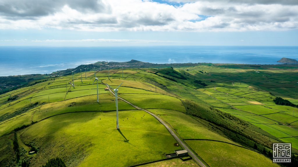 Windrder am Miradouro da Serra do Cume
Drohnenaufnahme
Terceira auf den Azoren, Portugal 2023