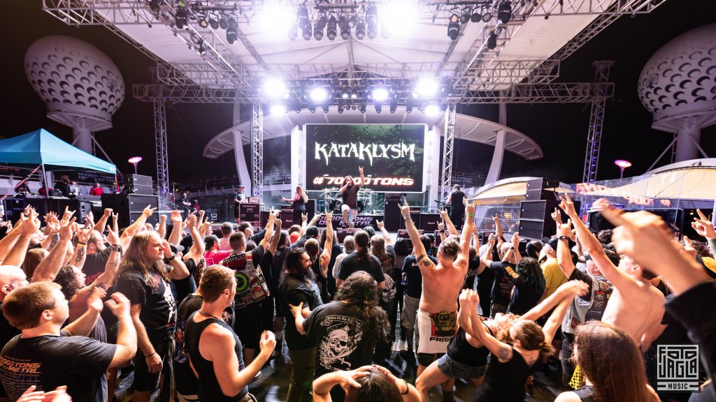 Pool Deck Impressions during Kataklysm
Day 3 - Pool Deck Stage
70000 Tons of Metal 2024