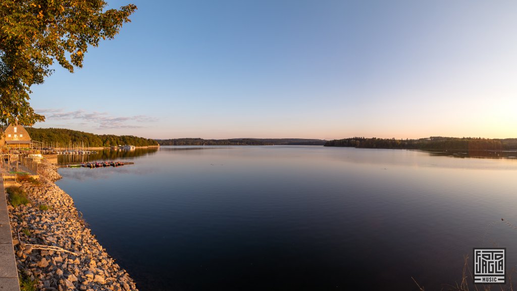Der wunderschne Mhnesee zum Sonnenuntergang
Orden Ogan - Pirate Cruise III
21.09.2024 auf dem Mhnesee