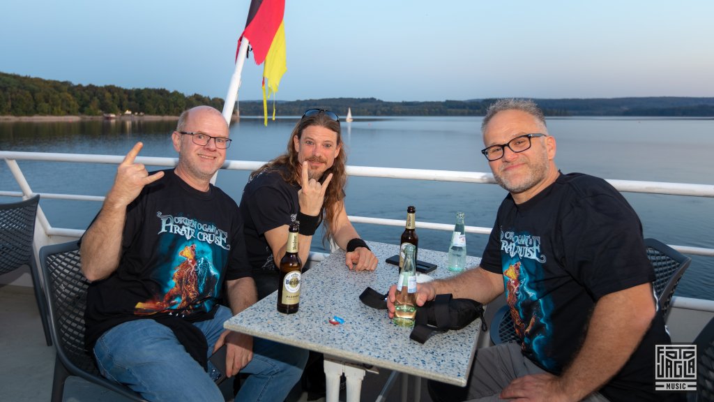 Die ersten Bierchen auf dem Schiff
Orden Ogan - Pirate Cruise III
21.09.2024 auf dem Mhnesee