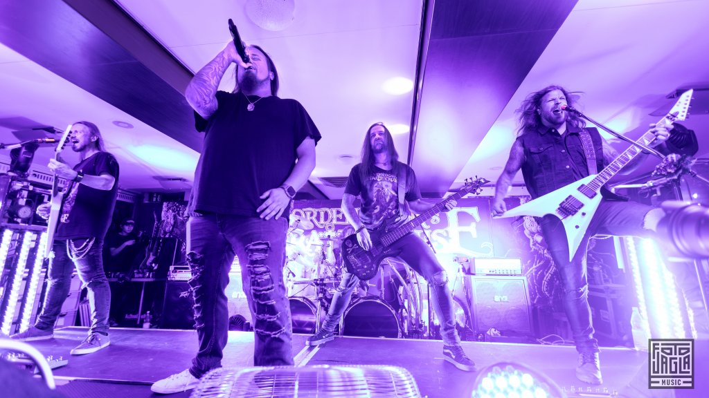 Niels Lffler, Seeb Levermann, Steven Wussow und Patrick Sperling
Orden Ogan - Pirate Cruise III
21.09.2024 auf dem Mhnesee