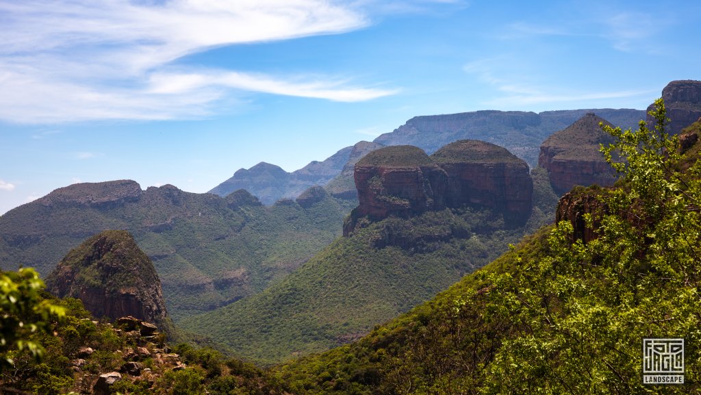 Drohnenaufnahme des Blyde River Canyons und der Three Rondavels
Lower Lookout auf der Panorama Route
Sdafrika
