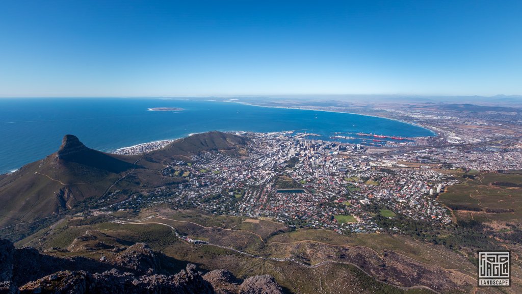 Blick auf den Lion's Head und den Hafen
Tafelberg in Kapstadt
Sdafrika