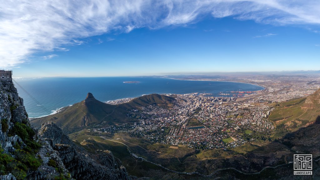 Blick auf den Lion's Head und den Hafen
Tafelberg in Kapstadt
Sdafrika