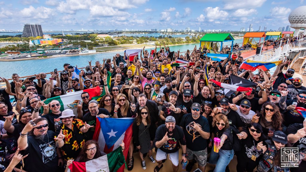 Metalfamily reunion
Day 1 - Pooldeck
70000 Tons of Metal 2025