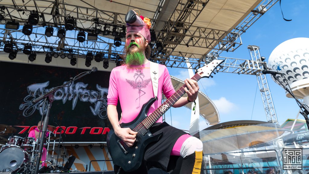 Trollfest
Day 2 - Pool Deck
70000 Tons of Metal 2025