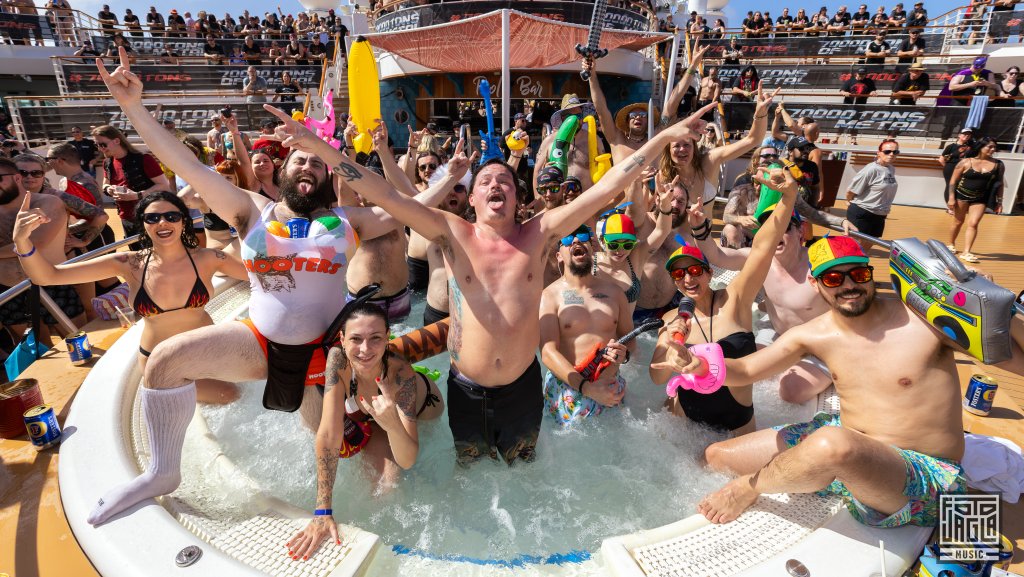 Impressions from the Hot Tub
Day 4 - Pool Deck
70000 Tons of Metal 2025