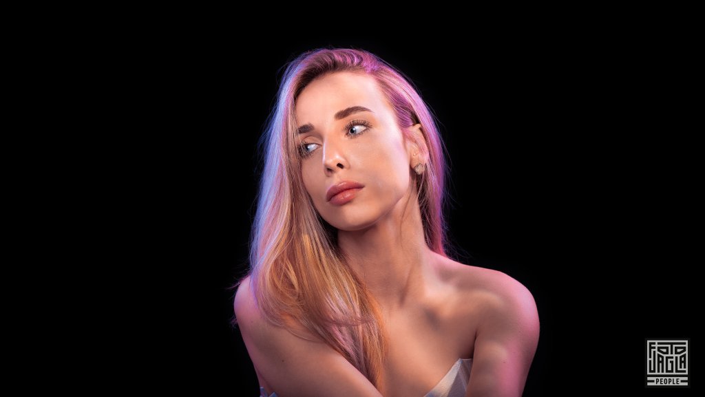Beauty Shooting im Fotostudio
Portrait Studioaufnahme mit Alisa Vishchuk