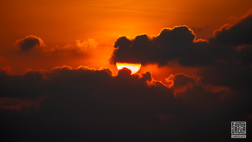Sonnenuntergang am Ao Taphao Beach
Landschaftsfotografie auf der Insel Insel Ko Kut (Ko Kood)
Thailand