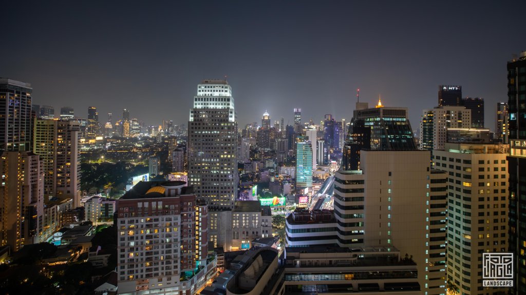 Die Skyline von Bangkok bei Nacht
Brewski Rooftop Beer Bar at Radisson Blu Plaza
Thailand