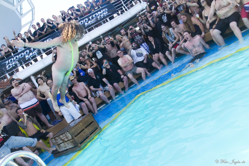 70000 Tons of Metal 2012 ::. Miami, Florida ::. Belly Flop Contest @ Pool