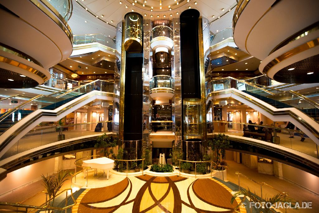 Barge To Hell 2012 ::. Lobby - Majesty of the Seas