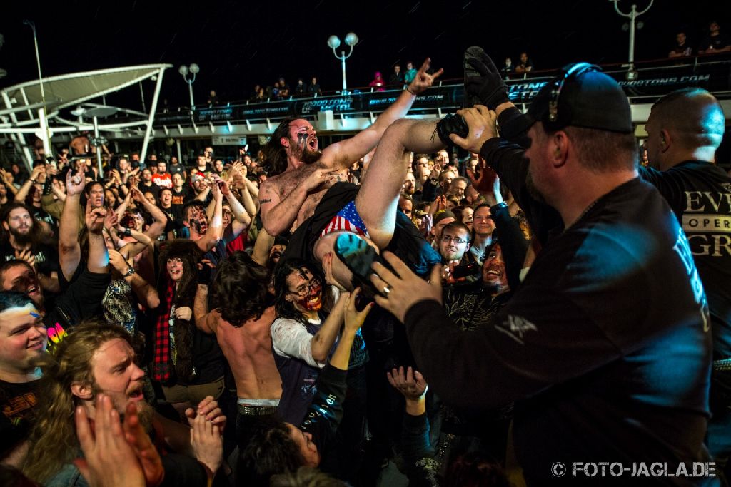 70000 Tons of Metal 2013 ::. Crowd @ Turisas ::. http://www.foto-jagla.de