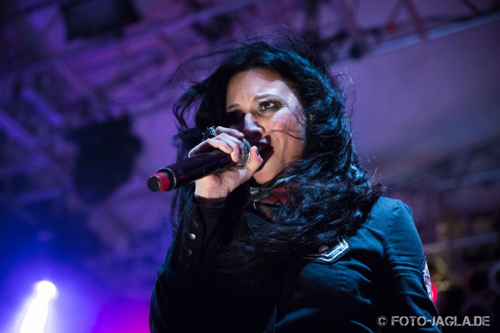 70000 Tons of Metal 2013 ::. Lacuna Coil ::. http://www.foto-jagla.de