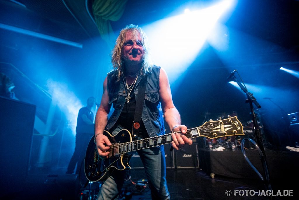 70000 Tons of Metal 2013 ::. Gotthard ::. http://www.foto-jagla.de