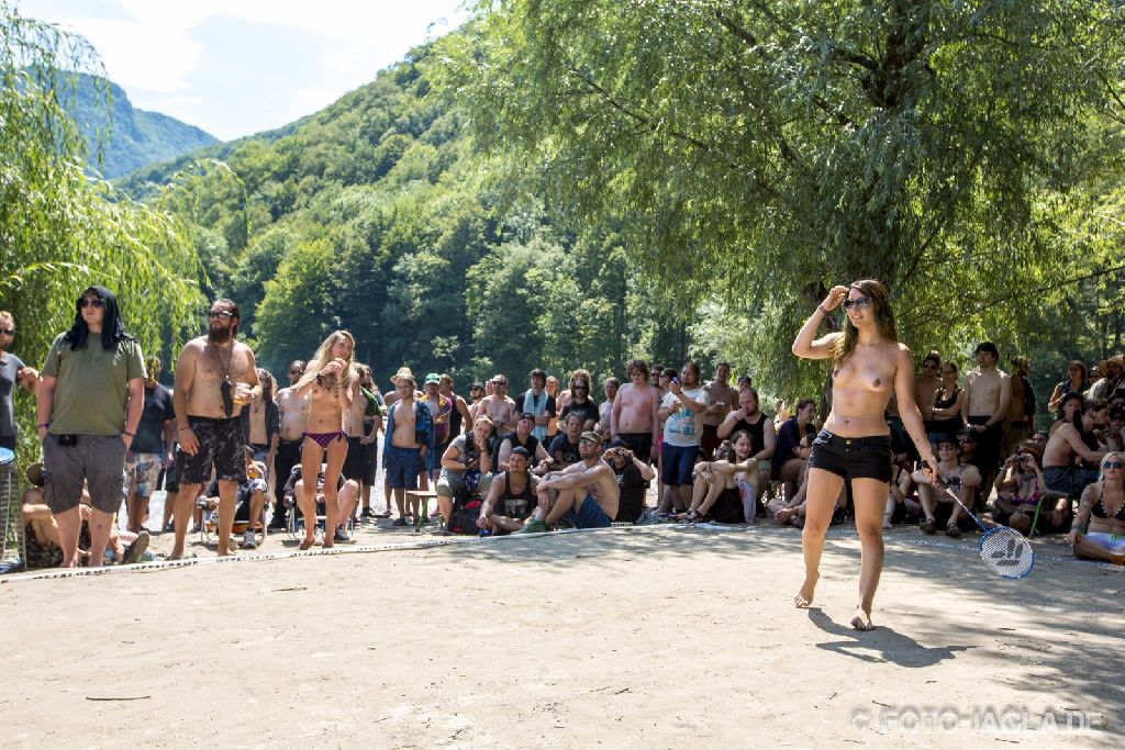 Metaldays 2013 ::. Topless Badminton contest