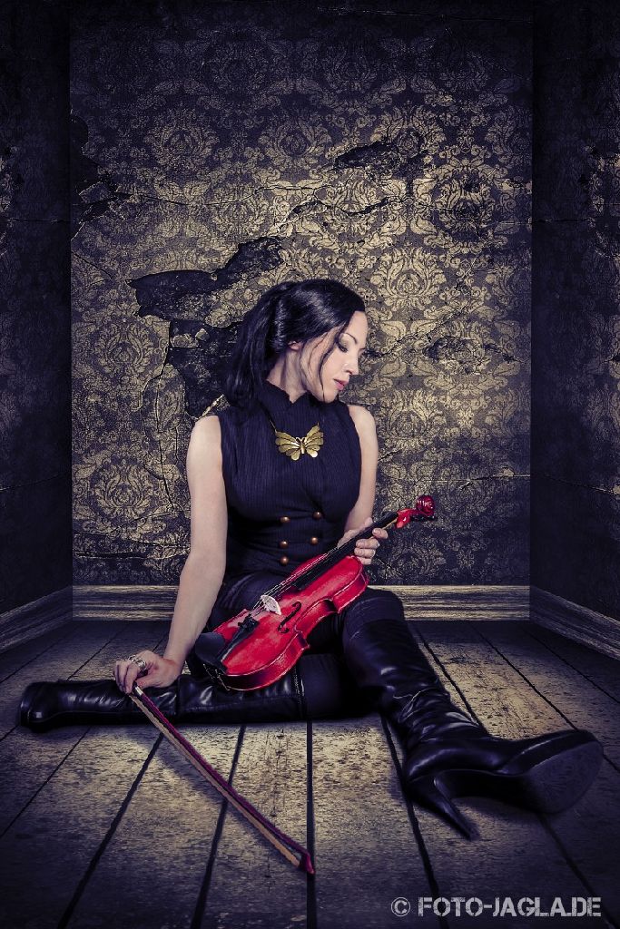 Model: Natalia ::. Fantasy Shooting mit Geige im Studio