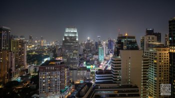 Die Skyline von Bangkok bei Nacht
Brewski Rooftop Beer Bar at Radisson Blu Plaza
Thailand