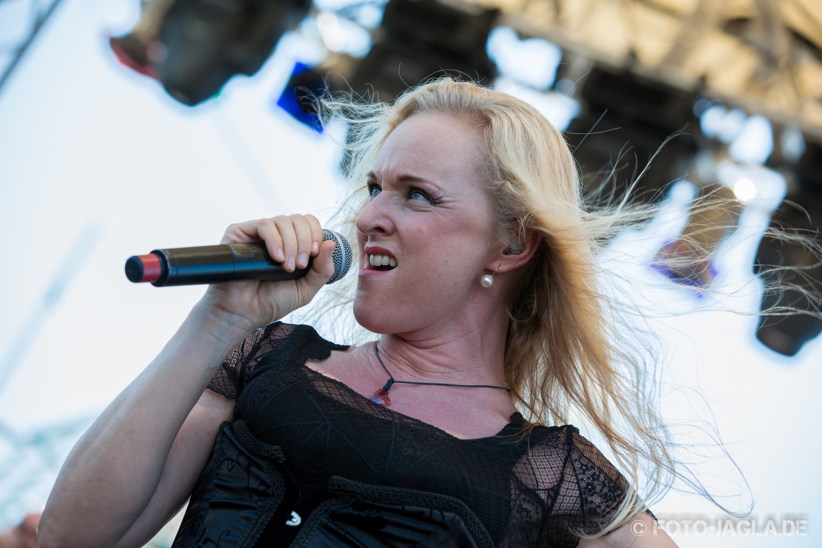 70000 Tons of Metal 2014 ::. Leaves' Eyes 70000 Tons of Metal 2014 ::. Leaves' Eyes