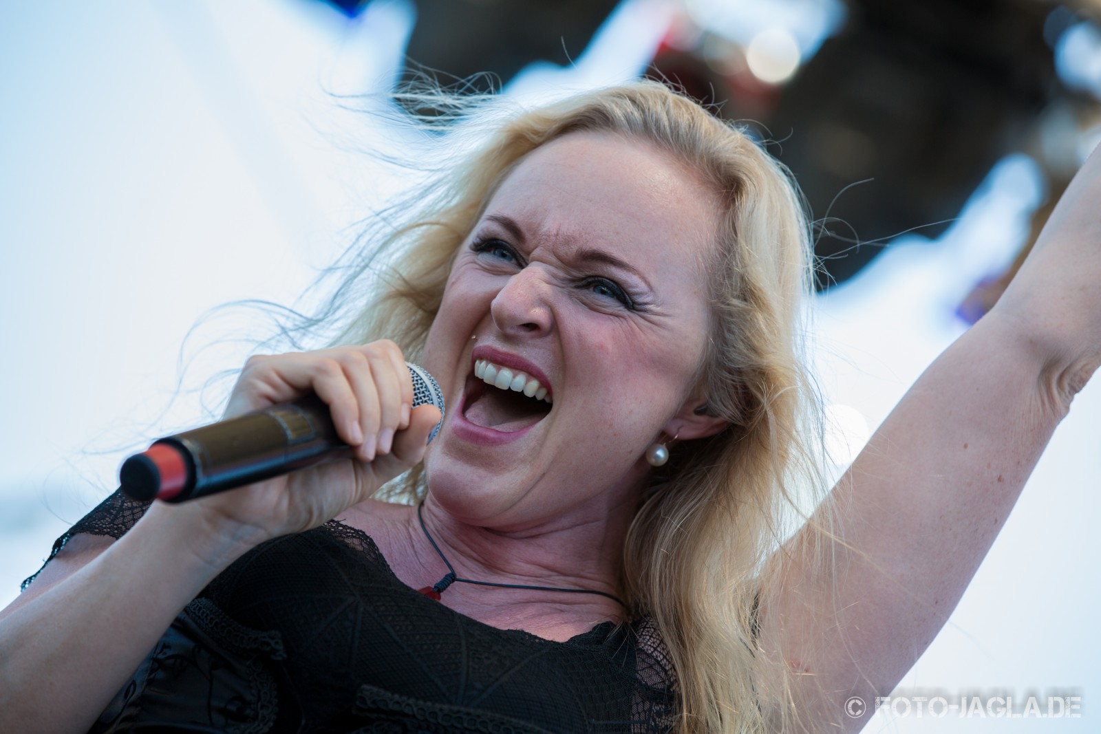 70000 Tons of Metal 2014 ::. Leaves' Eyes 70000 Tons of Metal 2014 ::. Leaves' Eyes