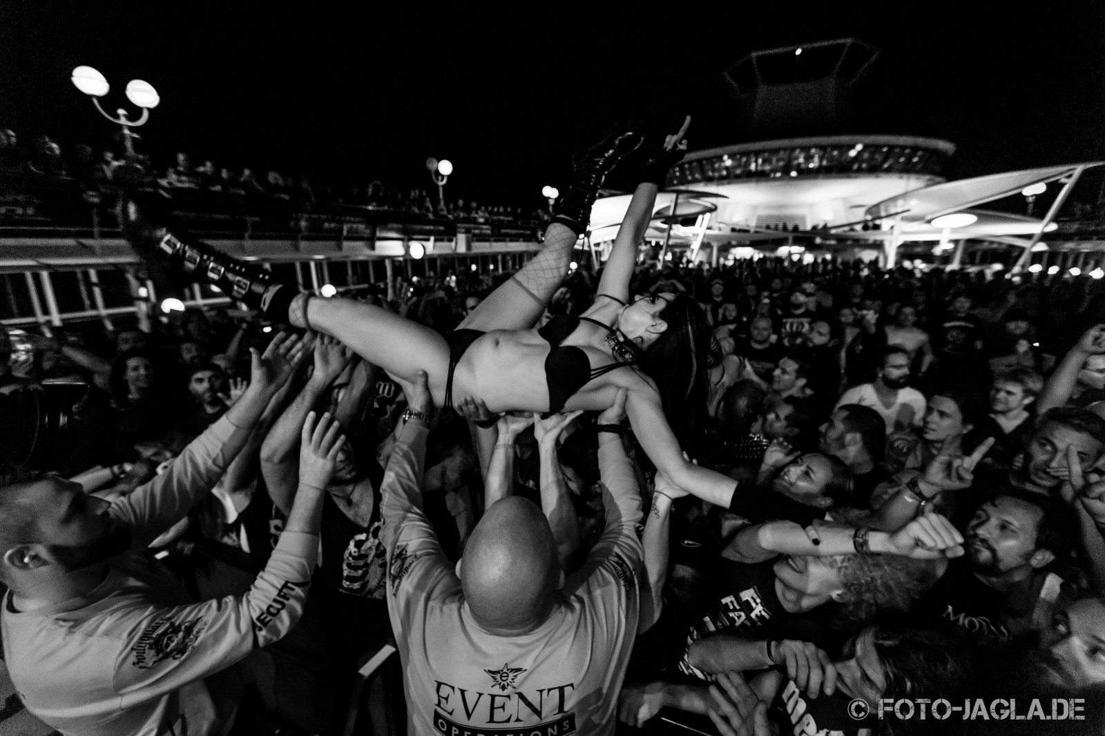 70000 Tons of Metal 2014 ::. Crowd @ Fear Factory 70000 Tons of Metal 2014 ::. Crowd @ Fear Factory