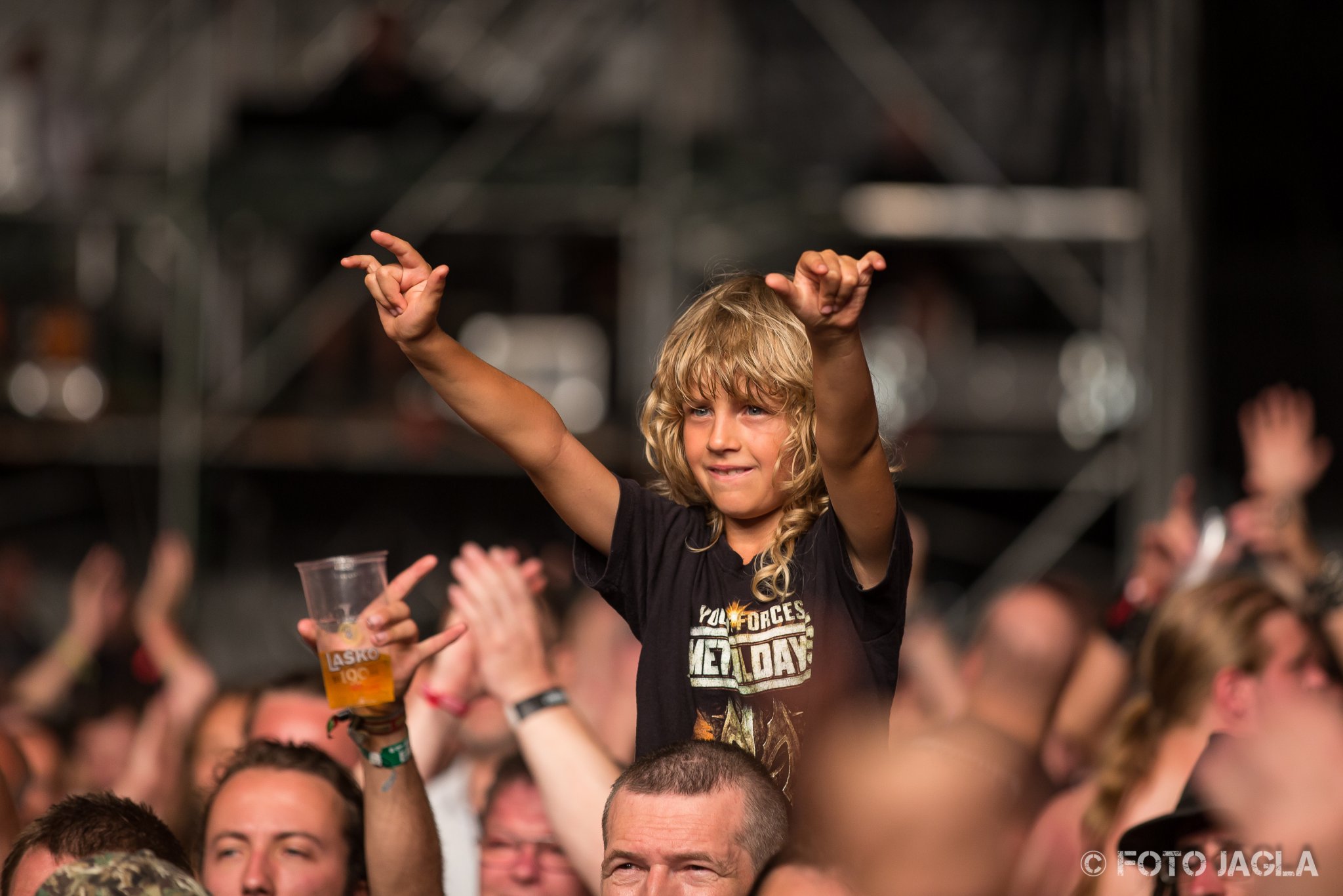Metaldays 2015 (Day 1) ::. Crowd during Queensrÿche Metaldays 2015 (Day 1) ::. Crowd during Queensrÿche