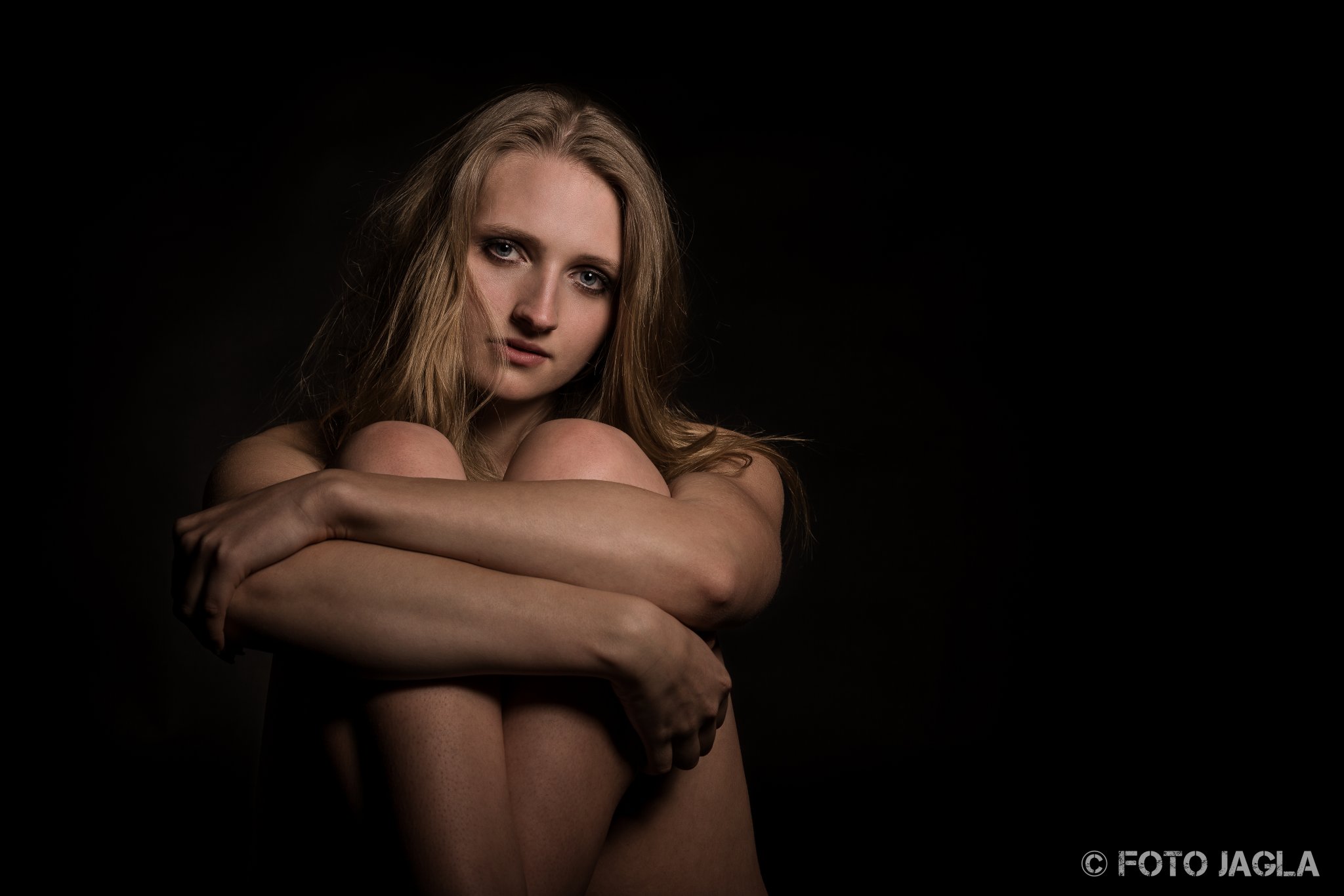 Beauty Shooting mit Model Amy
Studioaufnahme Beauty Shooting mit Model Amy
Studioaufnahme