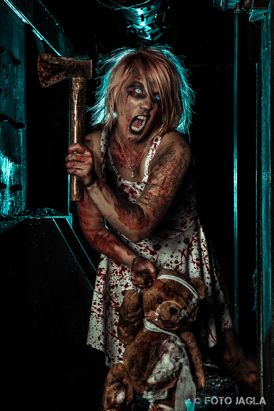 Horror Zombie Shooting mit Christina