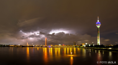 Wetterleuchten über Düsseldorf